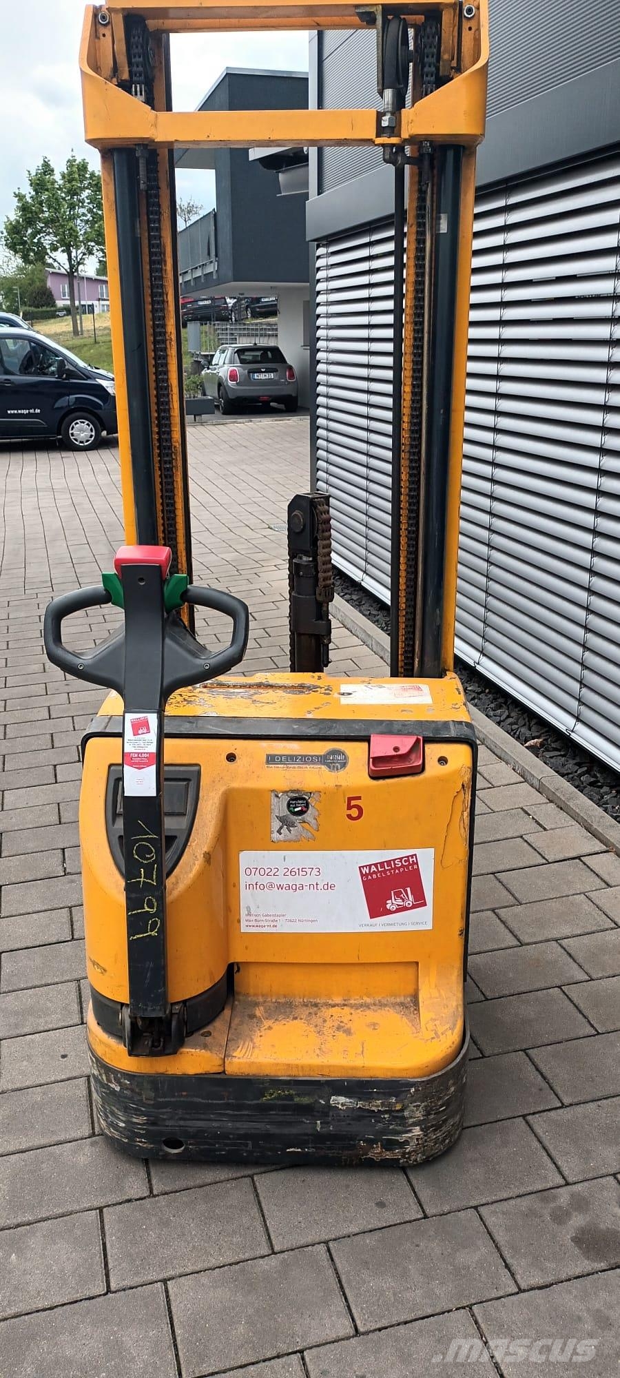 Jungheinrich EJC16 Triplex Stand-in stackers