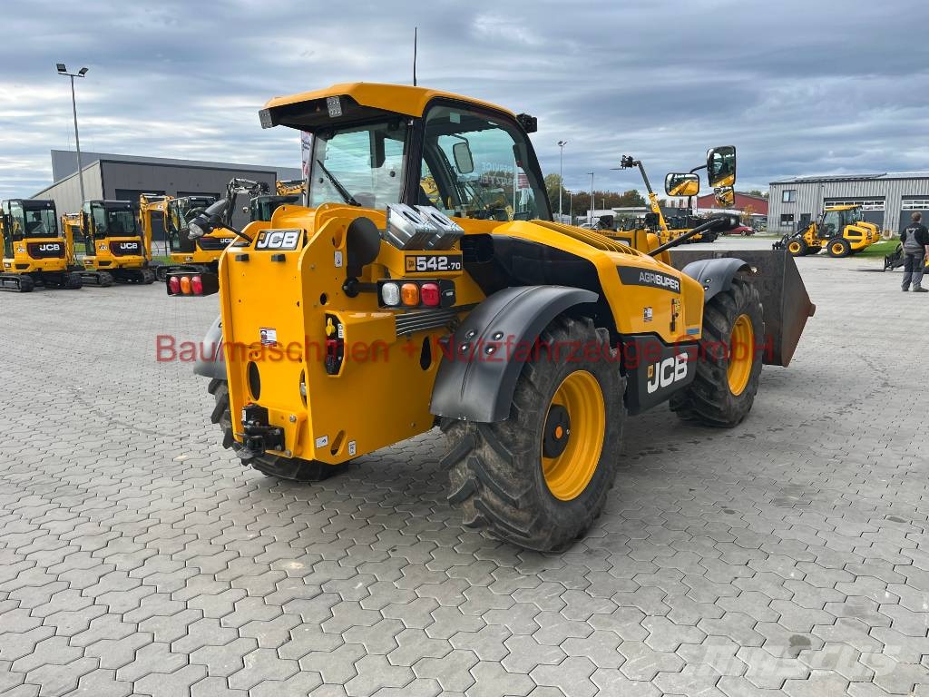 JCB 542-70 Agri Super DEMO 350h Verreikers