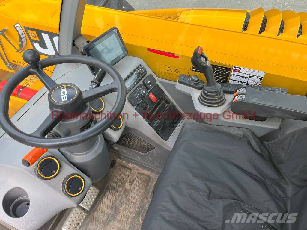 JCB 542-70 Agri Super DEMO 350h Verreikers
