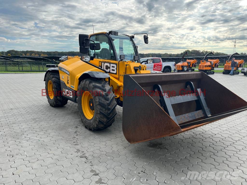 JCB 542-70 Agri Super DEMO 350h Verreikers