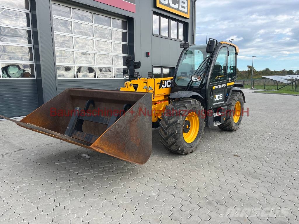 JCB 542-70 Agri Super DEMO 350h Verreikers