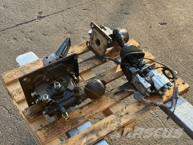 Liebherr L 566 USED HYDRAULIC PARTS CAB Cabine en interieur
