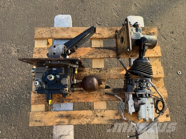 Liebherr L 566 USED HYDRAULIC PARTS CAB Cabine en interieur