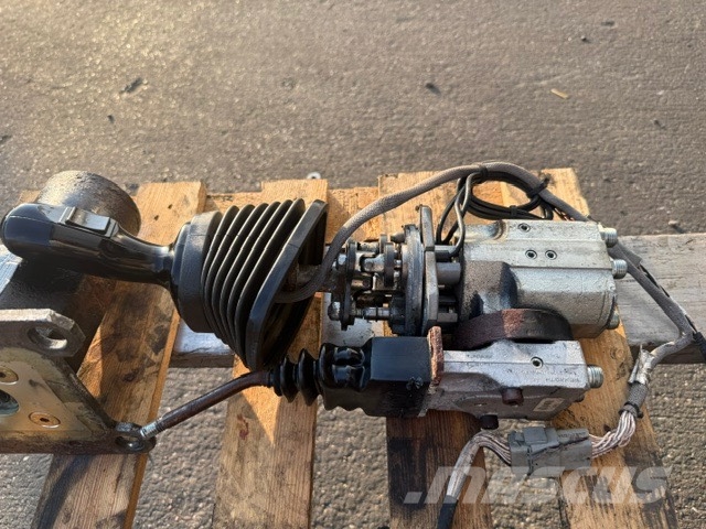 Liebherr L 566 USED HYDRAULIC PARTS CAB Cabine en interieur