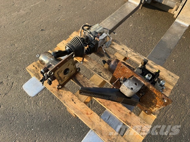 Liebherr L 566 USED HYDRAULIC PARTS CAB Cabine en interieur