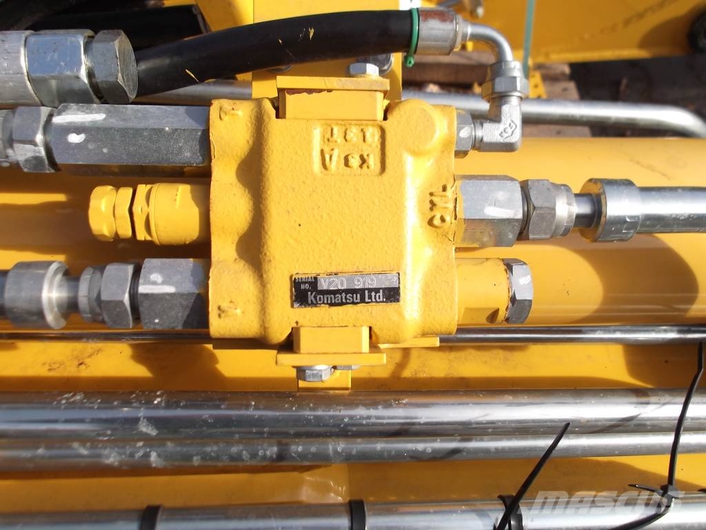 Komatsu PC 88 MR-11 verstelausleger Beltegraver