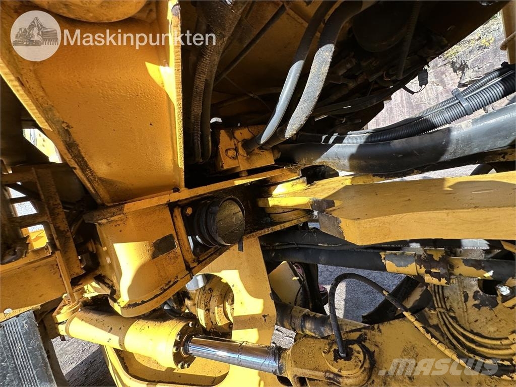 Volvo L120C Kolesni nakladalci
