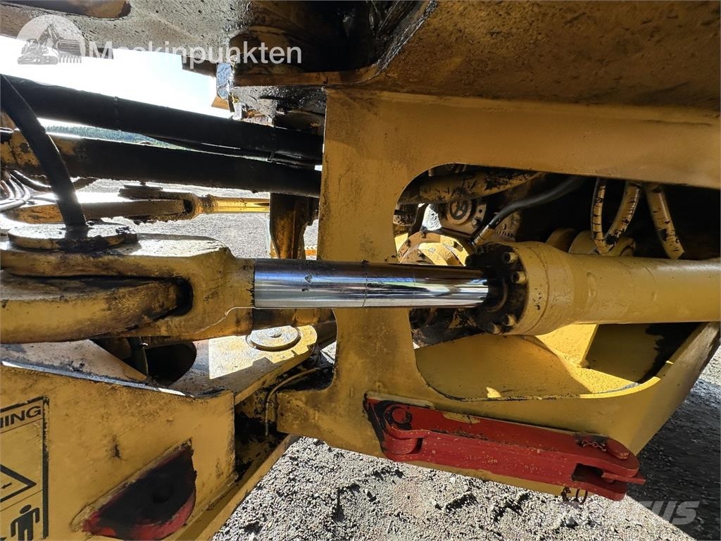 Volvo L120C Kolesni nakladalci