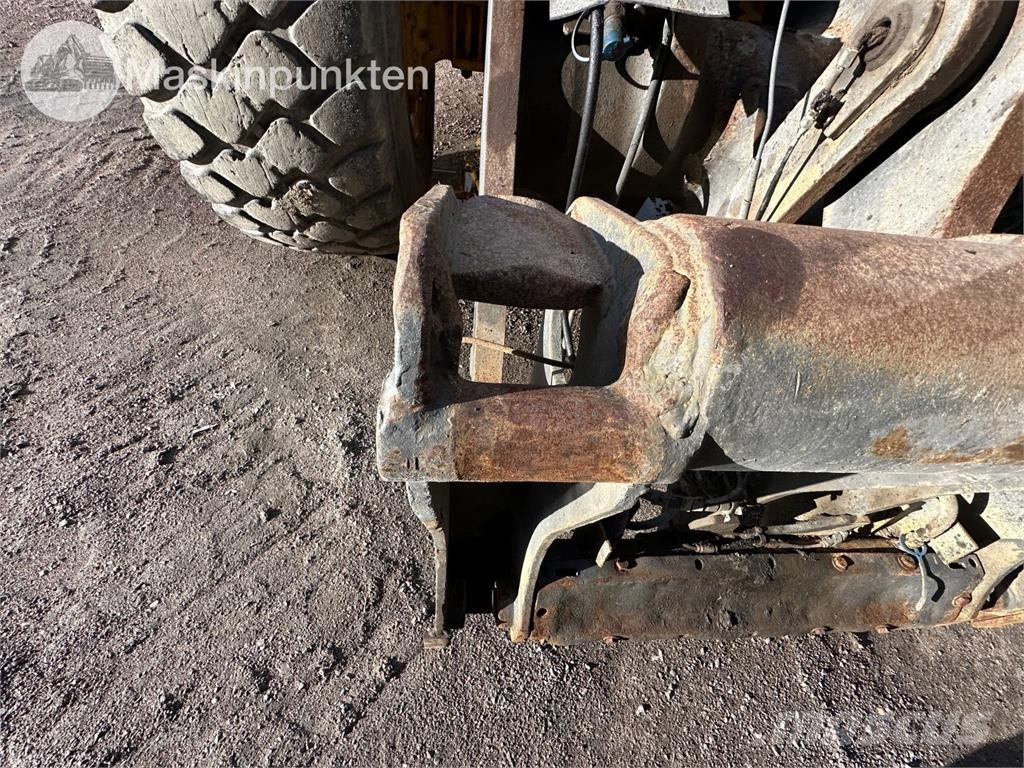 Volvo L120C Kolesni nakladalci