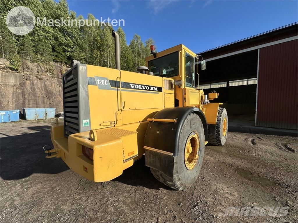 Volvo L120C Kolesni nakladalci