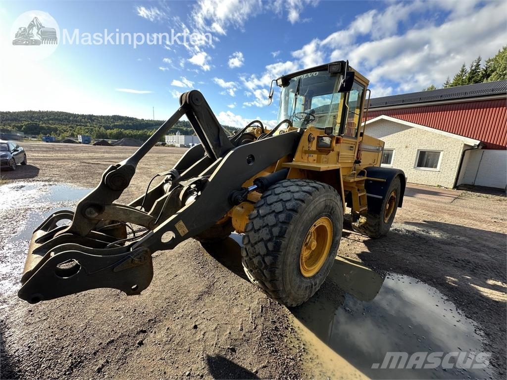 Volvo L120C Kolesni nakladalci