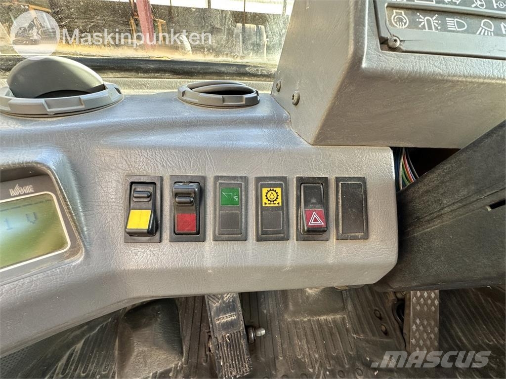 Volvo L120C Kolesni nakladalci
