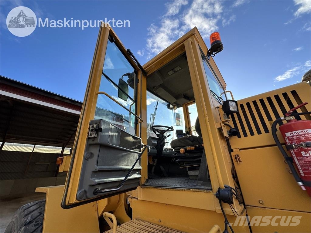 Volvo L120C Kolesni nakladalci
