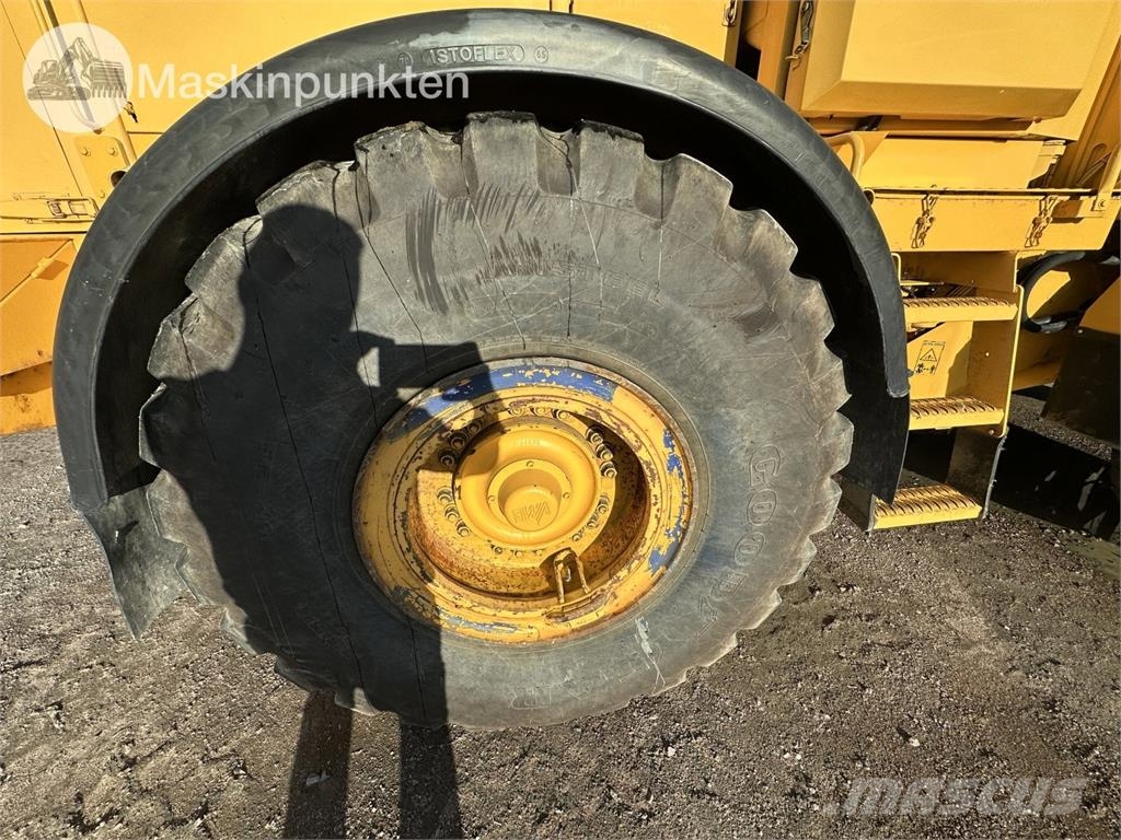 Volvo L120C Kolesni nakladalci