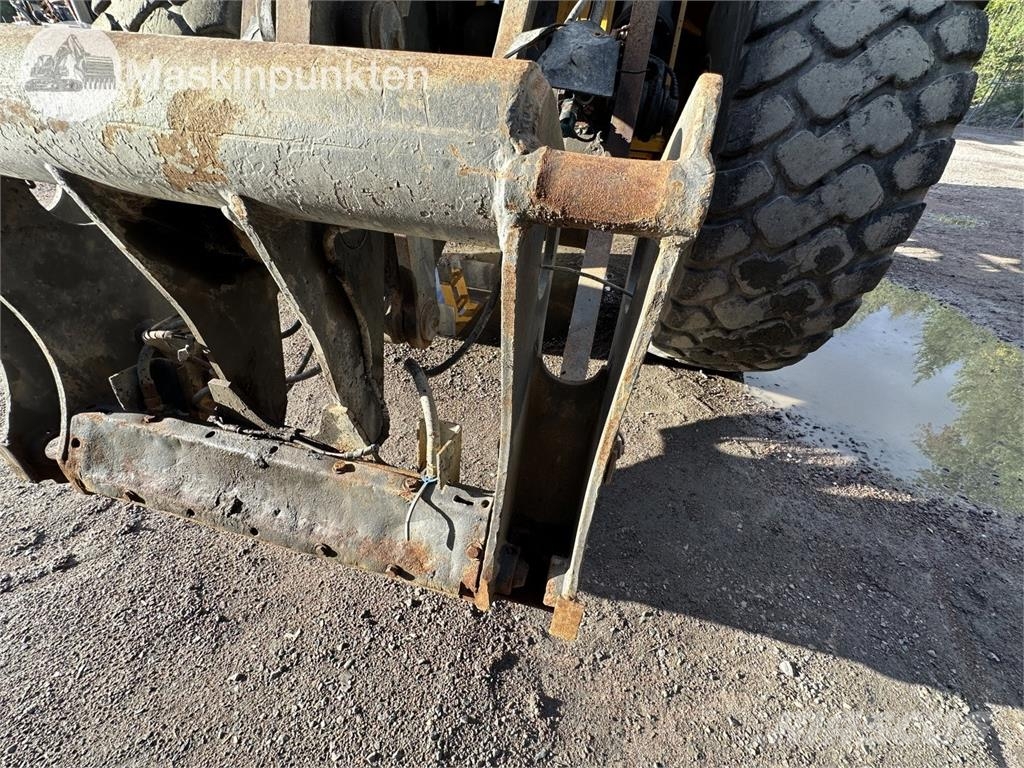 Volvo L120C Kolesni nakladalci