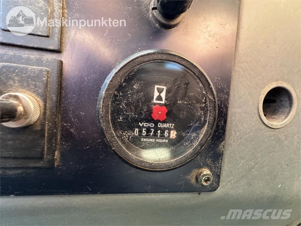 Volvo L120C Kolesni nakladalci