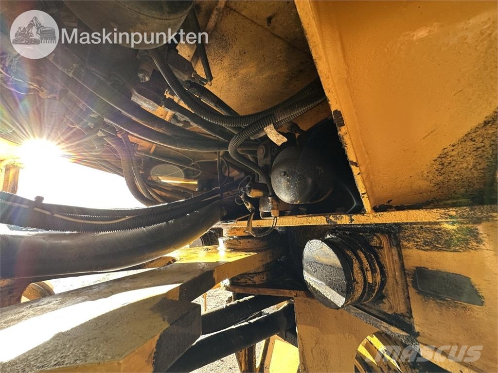 Volvo L120C Kolesni nakladalci
