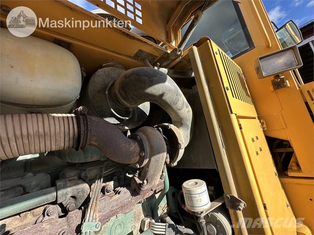 Volvo L120C Kolesni nakladalci