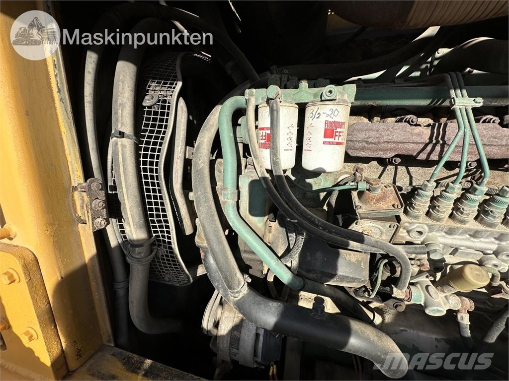 Volvo L120C Kolesni nakladalci
