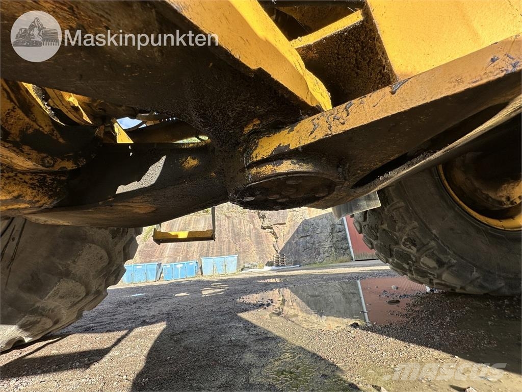 Volvo L120C Kolesni nakladalci