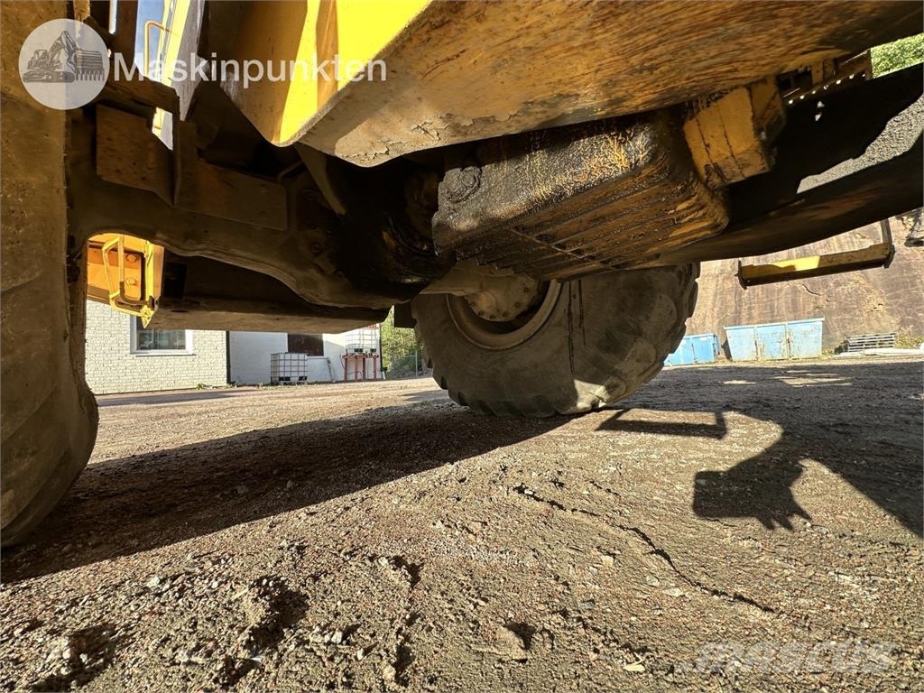 Volvo L120C Kolesni nakladalci
