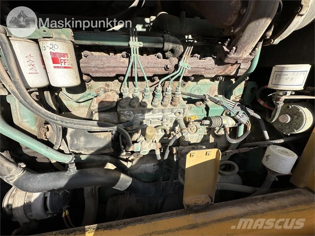 Volvo L120C Kolesni nakladalci