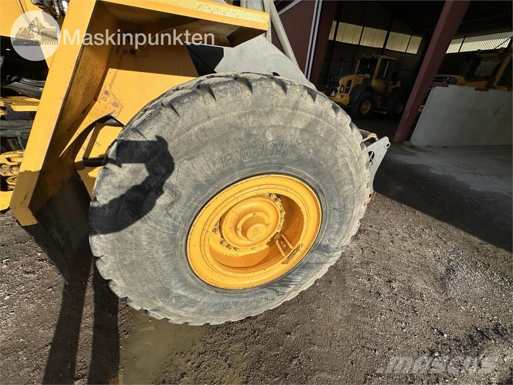 Volvo L120C Kolesni nakladalci