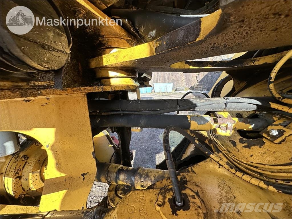 Volvo L120C Kolesni nakladalci