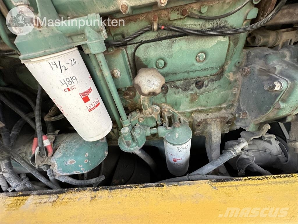 Volvo L120C Kolesni nakladalci