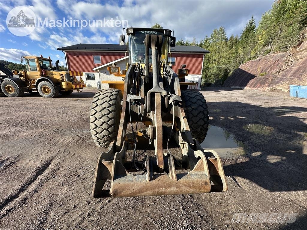 Volvo L120C Kolesni nakladalci