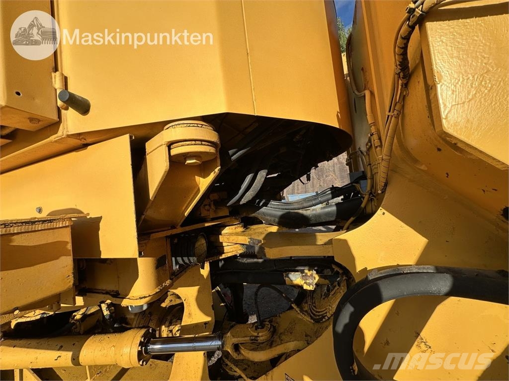 Volvo L120C Kolesni nakladalci