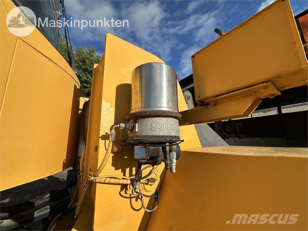 Volvo L120C Kolesni nakladalci