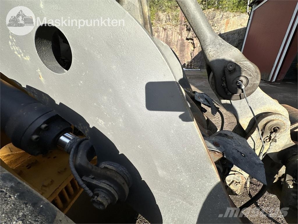 Volvo L120C Kolesni nakladalci