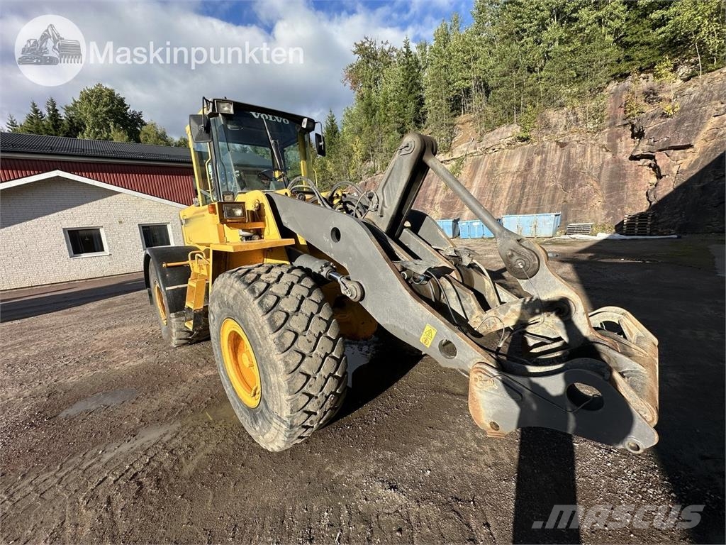 Volvo L120C Kolesni nakladalci