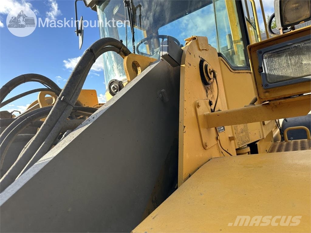 Volvo L120C Kolesni nakladalci