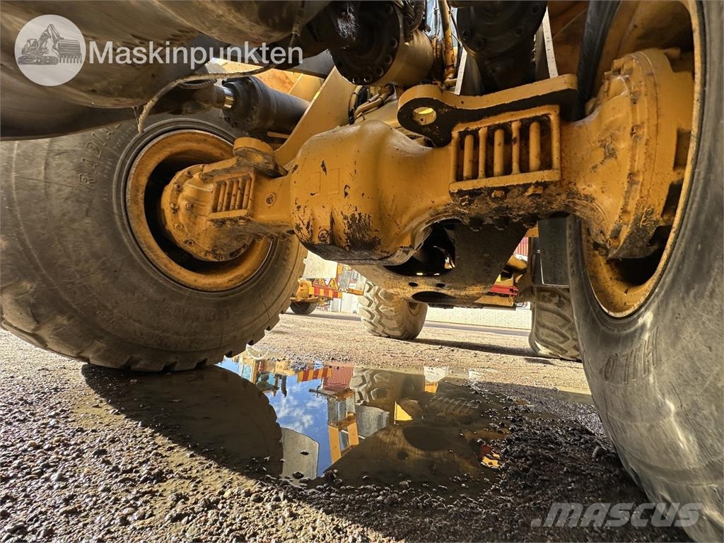 Volvo L120C Kolesni nakladalci