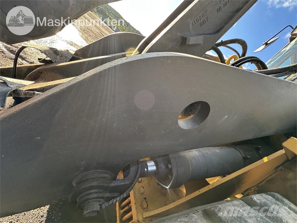 Volvo L120C Kolesni nakladalci