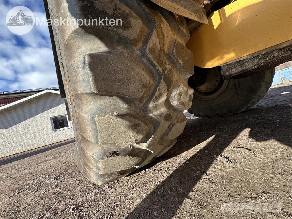 Volvo L120C Kolesni nakladalci