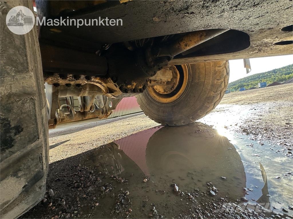 Volvo L120C Kolesni nakladalci