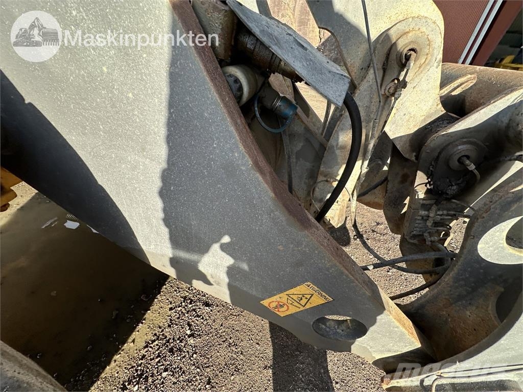 Volvo L120C Kolesni nakladalci