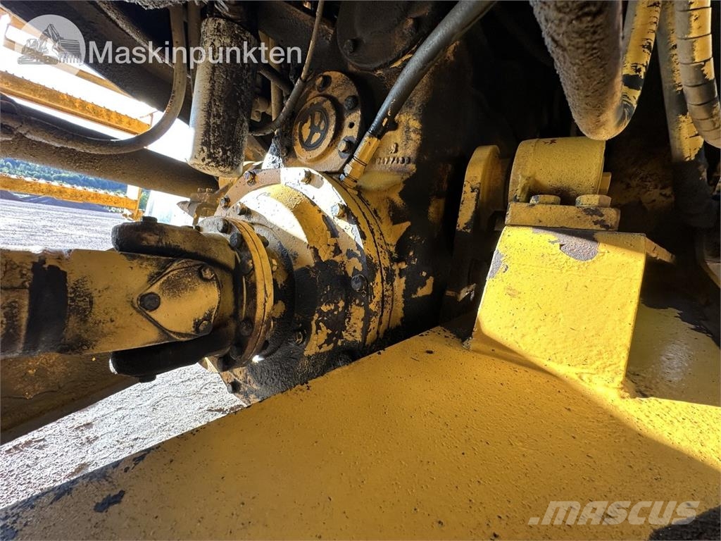 Volvo L120C Kolesni nakladalci
