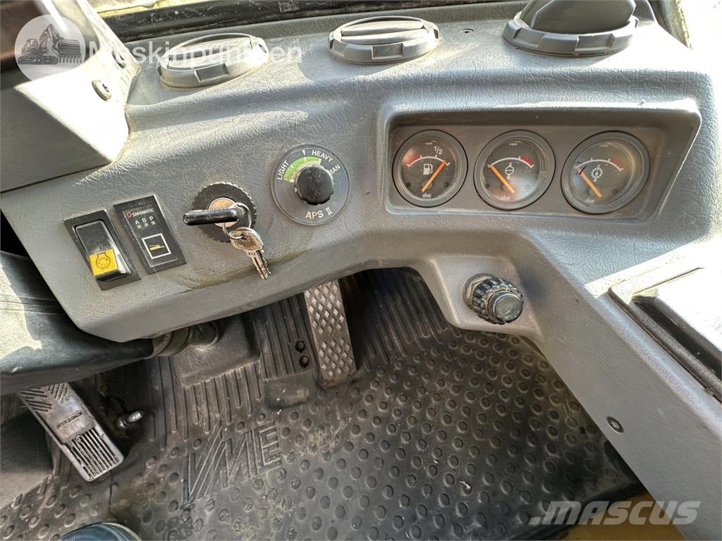 Volvo L120C Kolesni nakladalci
