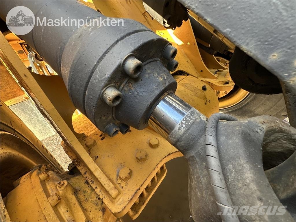Volvo L120C Kolesni nakladalci