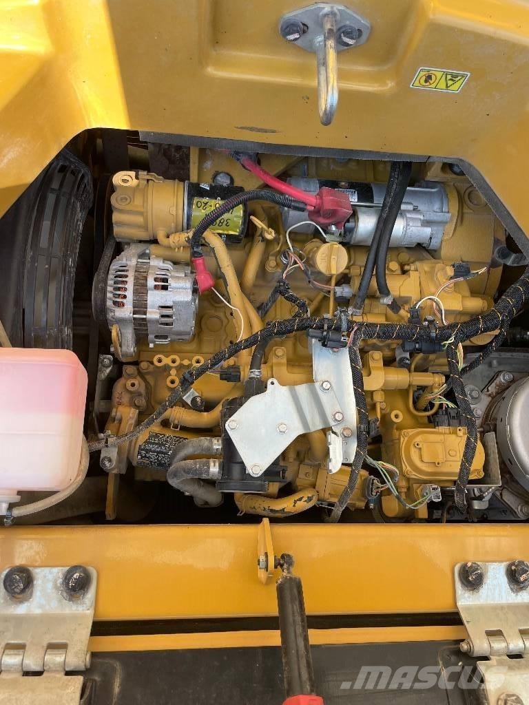 CAT 308 E 2 CR 中型挖掘机
