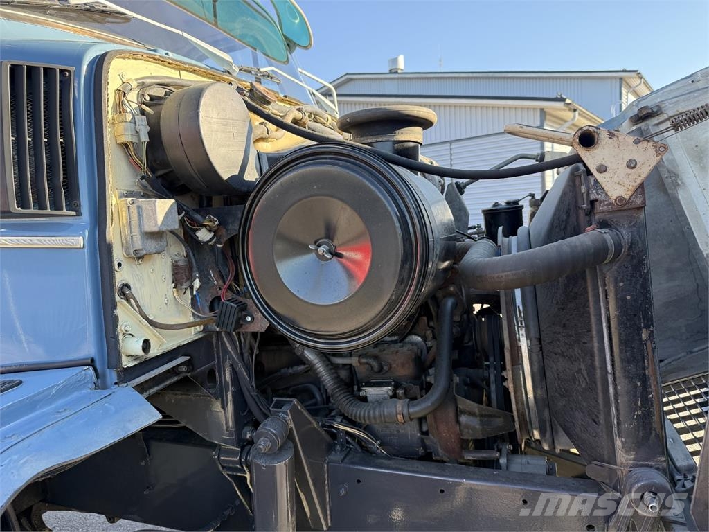 Volvo N10 6X2 自卸式货车