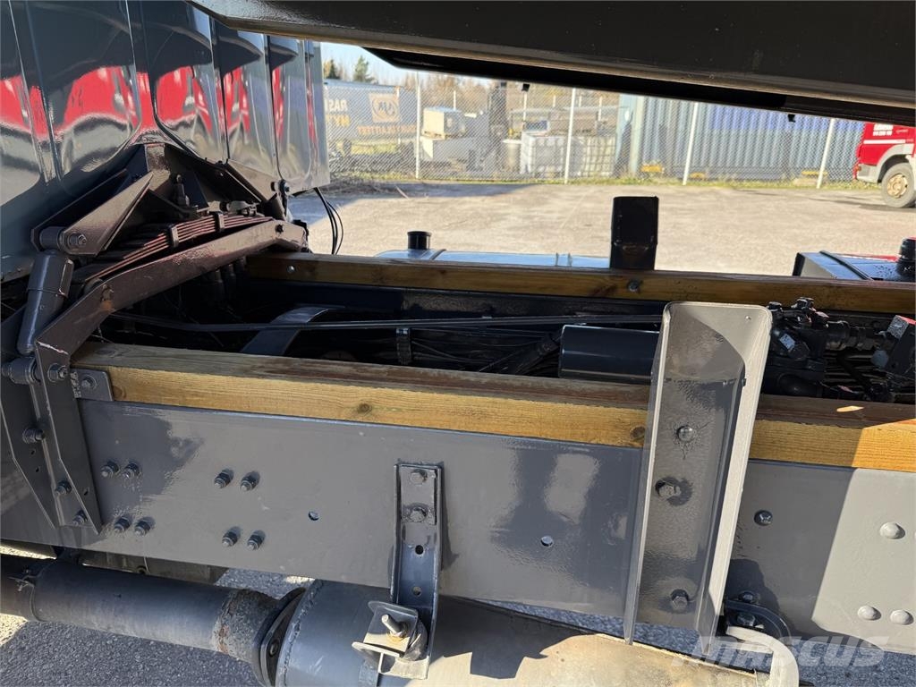 Volvo N10 6X2 自卸式货车