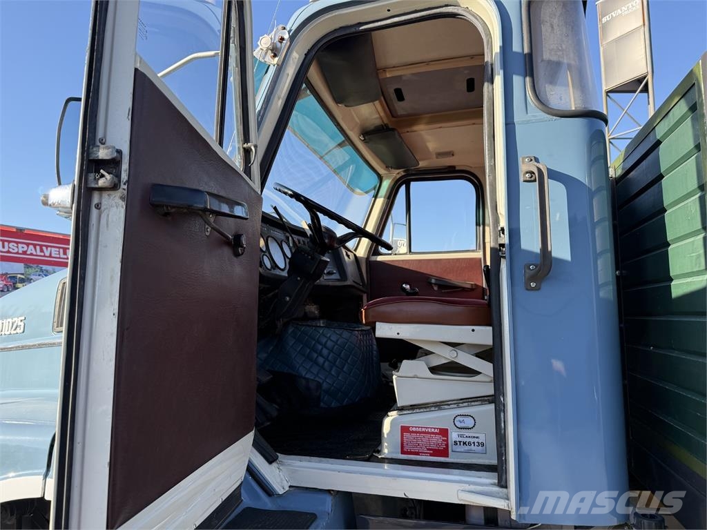 Volvo N10 6X2 自卸式货车