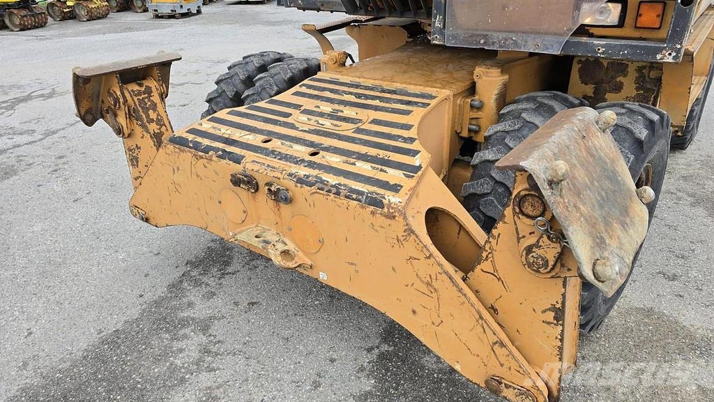 CASE WX210 Mobilbagger Speciale Graafmachines