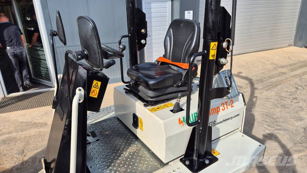 JCB 3STH-2S5 - 2023 YEAR - 495 HOURS - TOP 铰接式自卸车