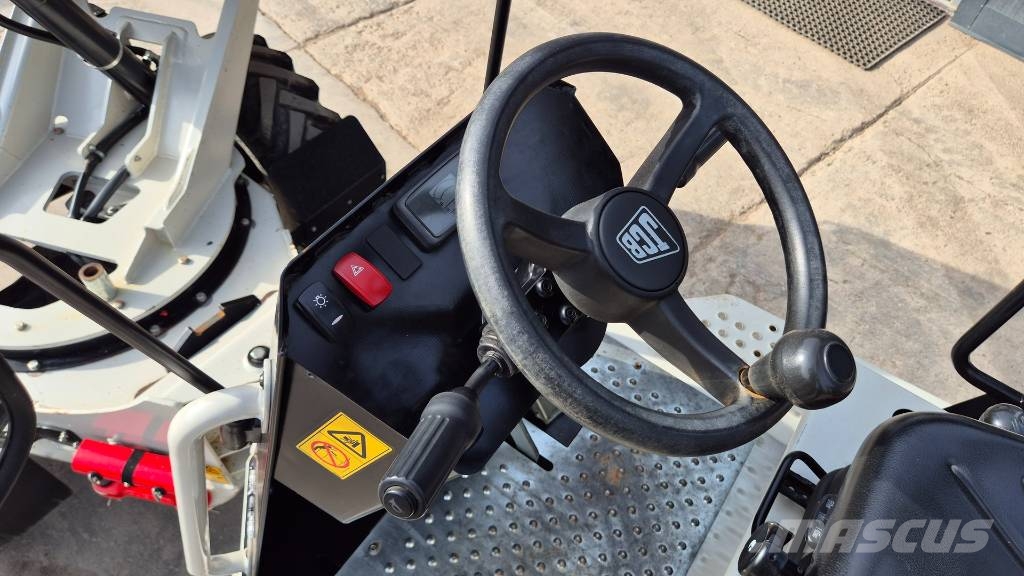 JCB 3STH-2S5 - 2023 YEAR - 495 HOURS - TOP 铰接式自卸车